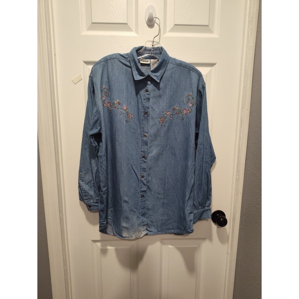 Women's Vintage capacity denim Shirt with‎ Floral Embroidery - Med-Petite